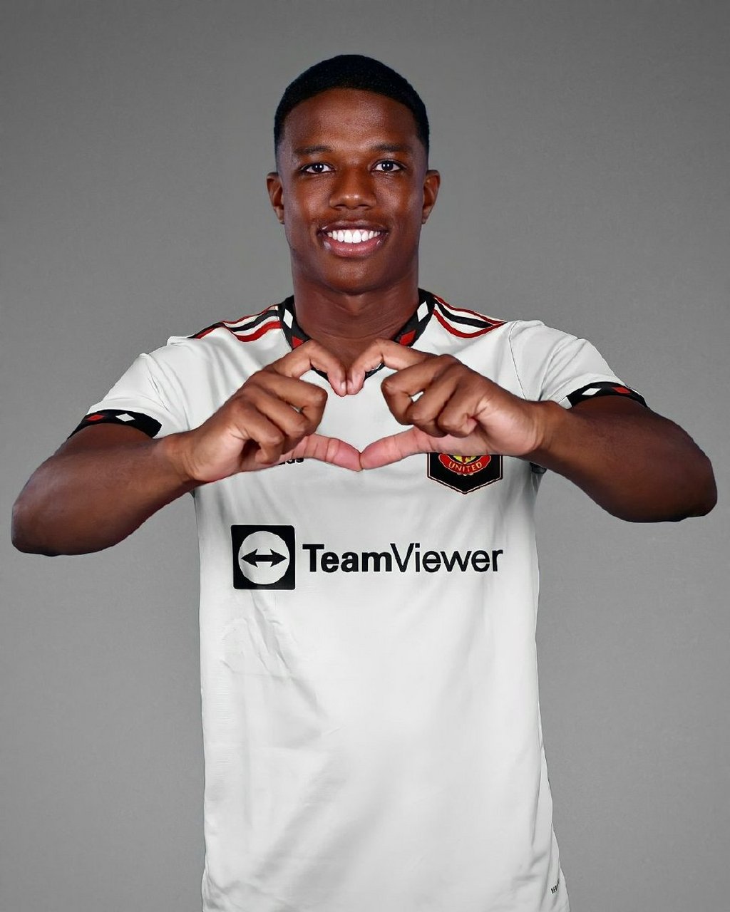 爱游戏体育官网-费耶诺德内部会议纪要流出：转会期门线救险，国王杯使命明确，训练强度明显提升的简单介绍