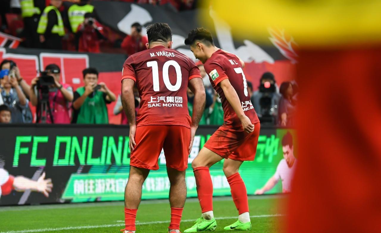 爱游戏体育官网-里程碑夜上海海港外线爆发；足总杯加时末段刷纪录；媒体盛赞；球探报告显示潜力的简单介绍